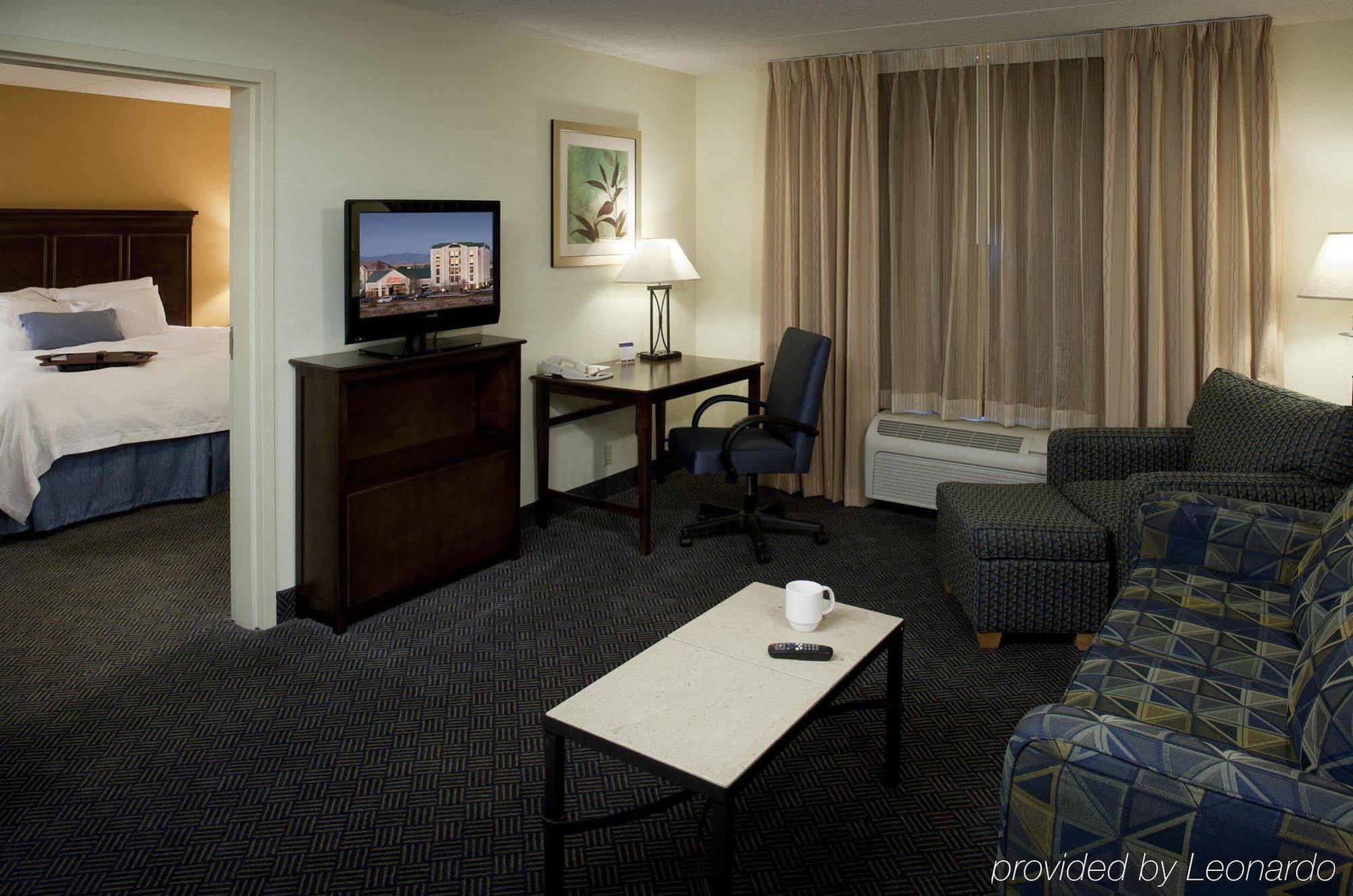 Hampton Inn&Suites Pueblo-Southgate Habitación foto